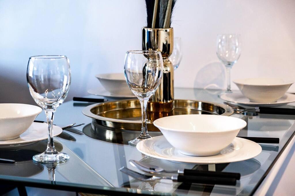 The Versace Suite With 4 Beds And Secure Free Parking Birmingham Dış mekan fotoğraf