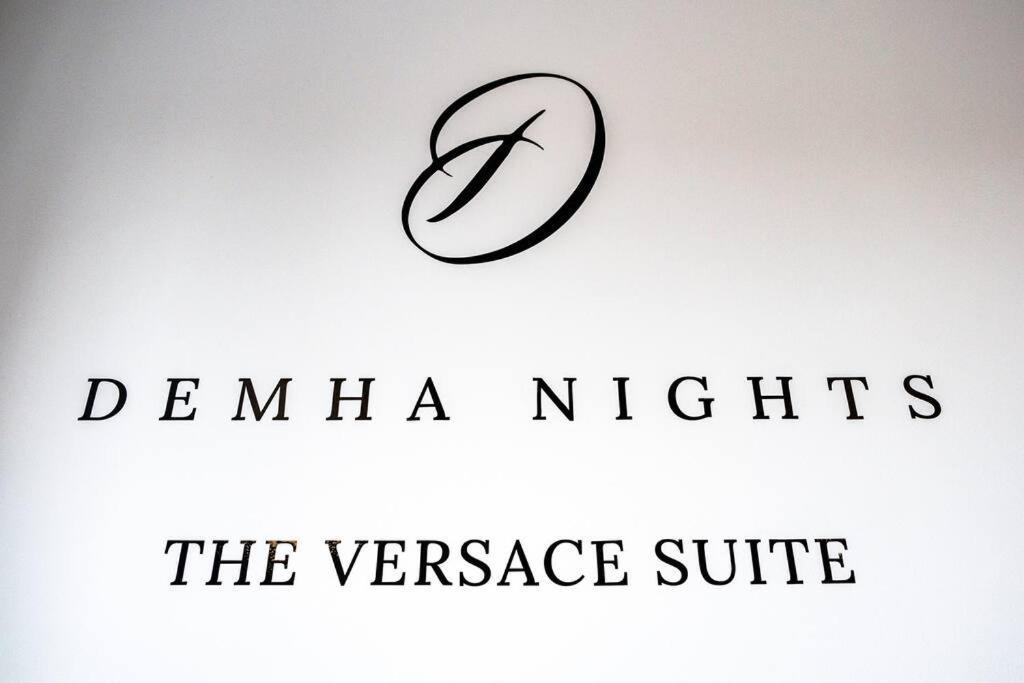 The Versace Suite With 4 Beds And Secure Free Parking Birmingham Dış mekan fotoğraf